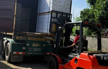 Nhật ký xuất hàng 23/10: Lên cont sàn gỗ sồi tự nhiên đi Melbourne, Úc