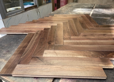 SÀN GỖ WALNUT XƯƠNG CÁ - QUI CÁCH 15MM X 60MM X 420MM
