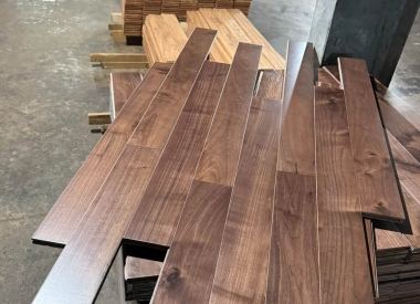 SÀN GỖ WALNUT TẠI NHÀ MÁY VIỆT ÚC